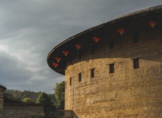 Jak mierzyć drgania budynku?